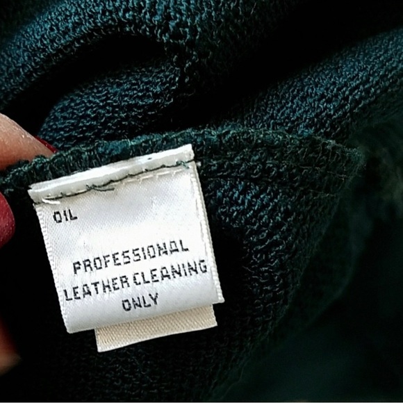 ON HOLD St.John sweater - Picture 5 of 5